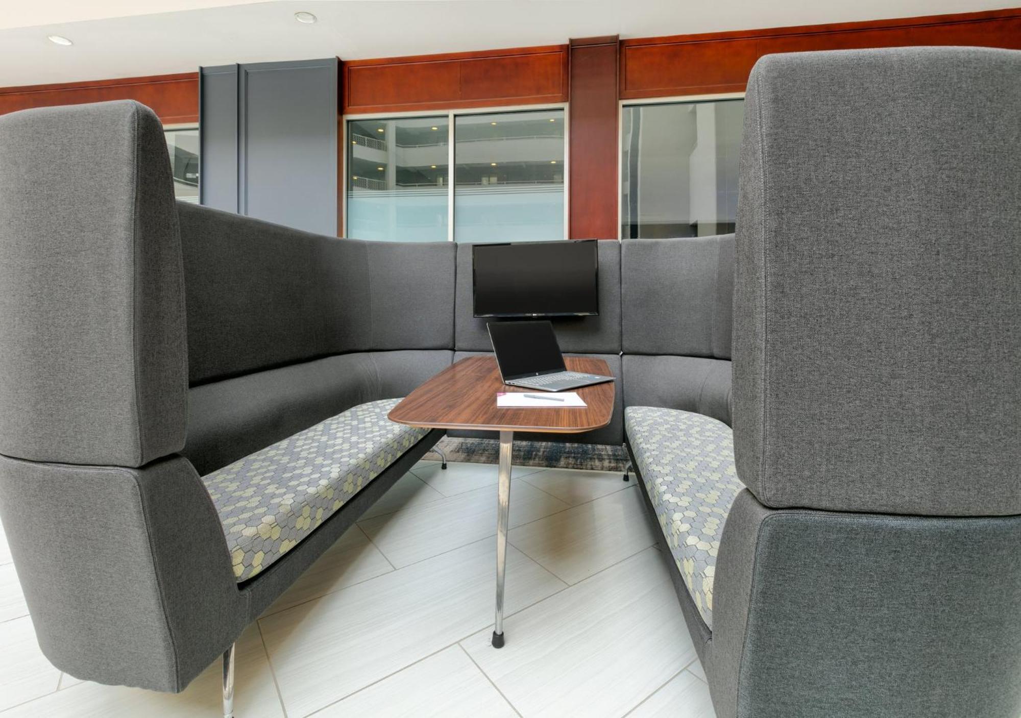 Crowne Plaza Suites Arlington By Ihg Exterior photo